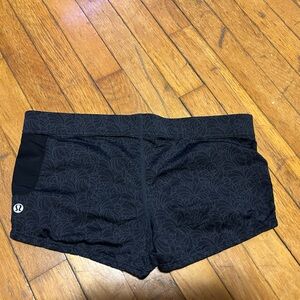 Lululemon Wet Dry Warm 2” shorts